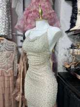 Translation missing: es.sections.featured_product.gallery_thumbnail_alt