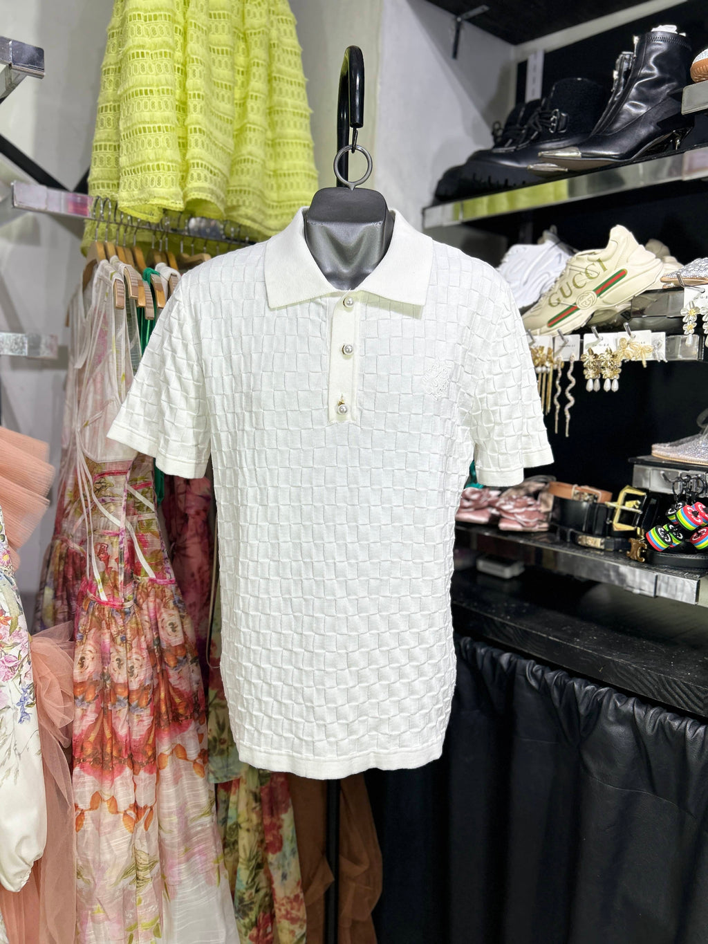 Playera LV tipo polo blanca