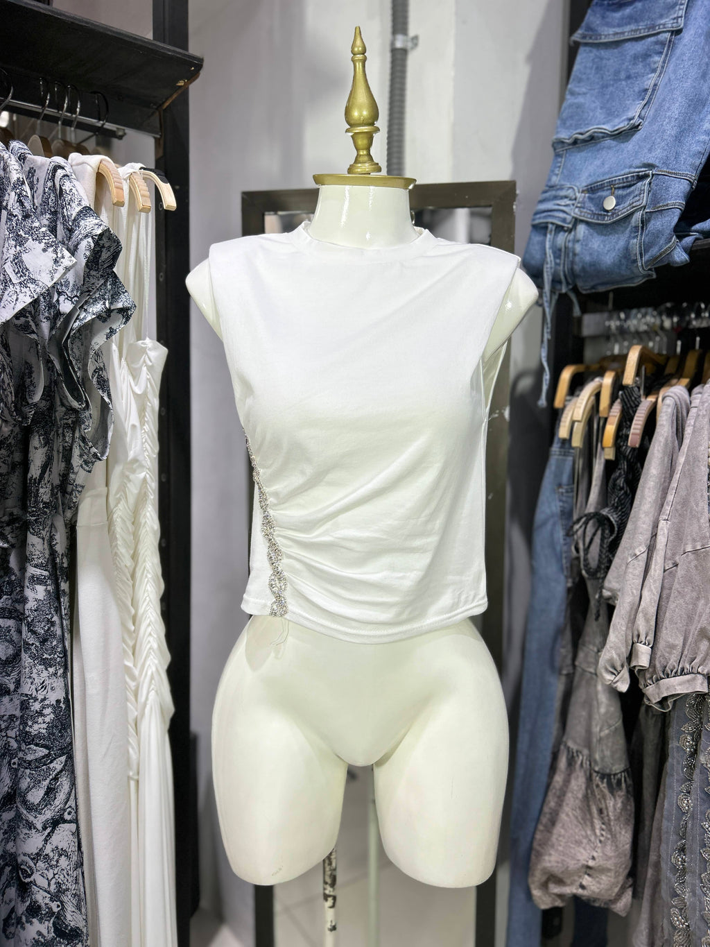 Playera blanca algod—n con pedreria