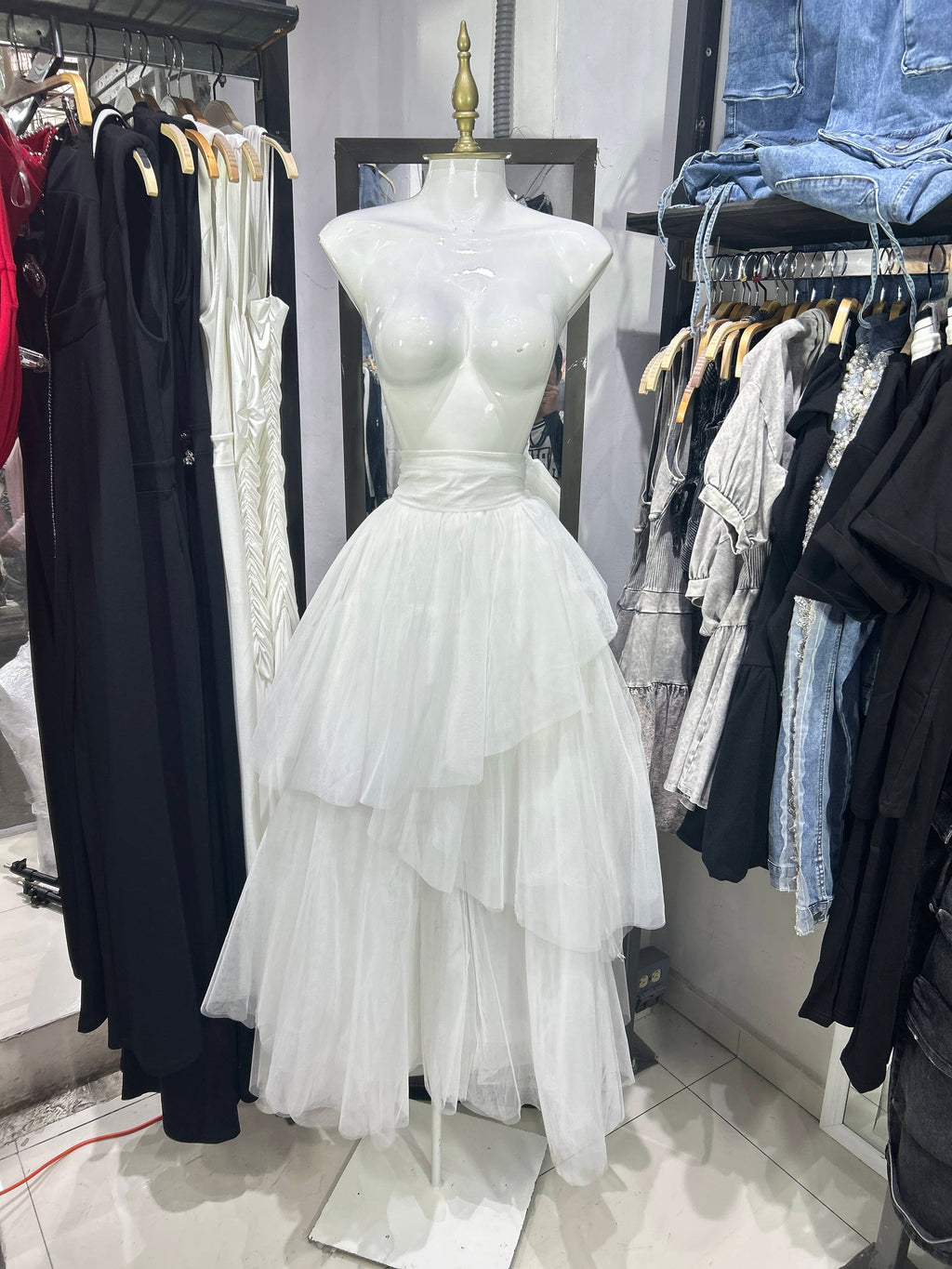Maxi falda blanca de mesh