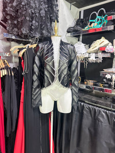 Chamarra negra de mesh con cortes de vinipiel RESTOCK