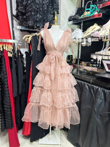 Vestido largo sin manga con olanes y textura