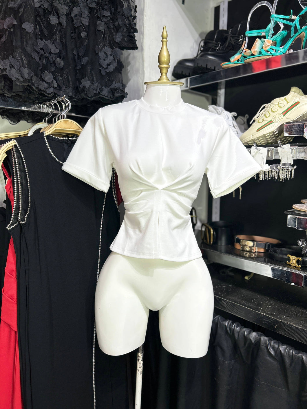 Blusa blanca manga corta con drapeado en cintura