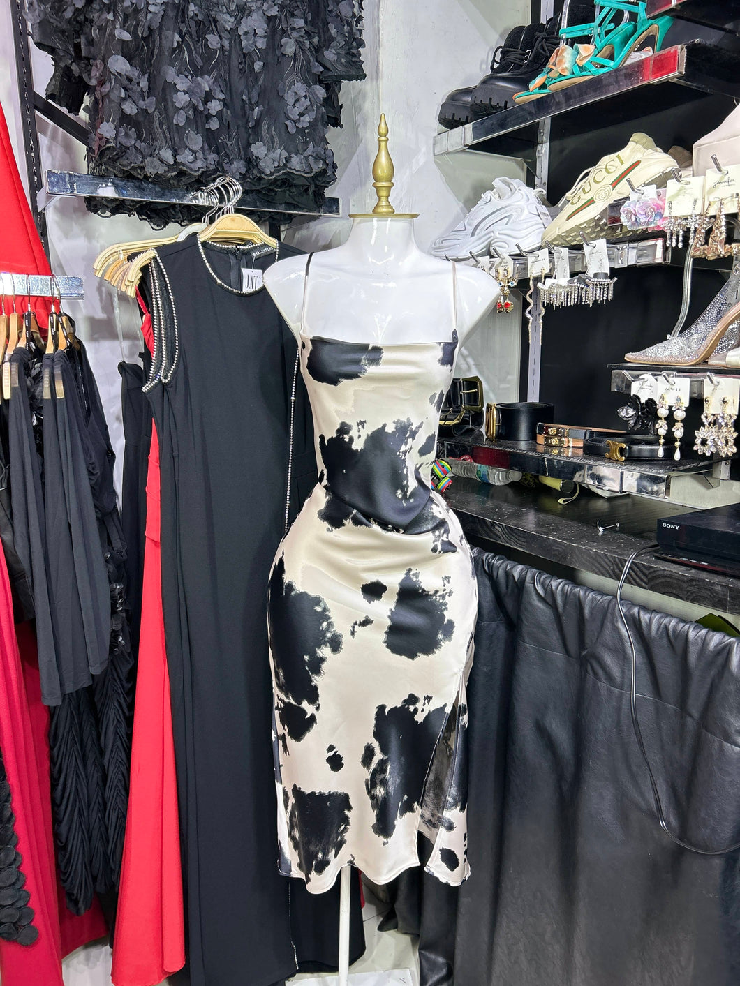 Vestido midi satinada estampado vaca