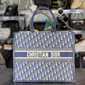 Bolso tote Chrsitian Dior con bandolera piel en costado