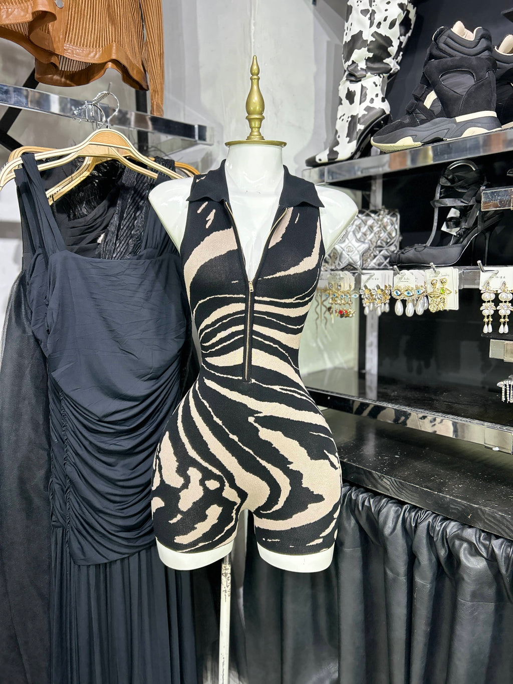 Romper tejido negro con beige