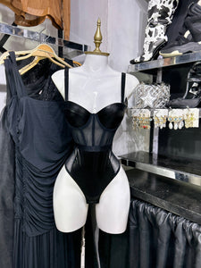 Body negro con detalles en vinipiel tirantes desmontables RESTOCK