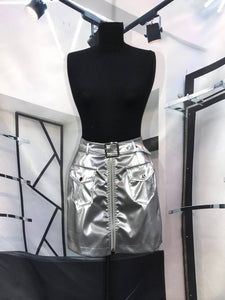 Falda plateada holografica con cinturon