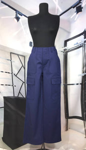 Pantalon azul marino strech con bolsas cargo