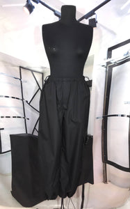 Pantalon cargo negro ajustable cintura y tobillo