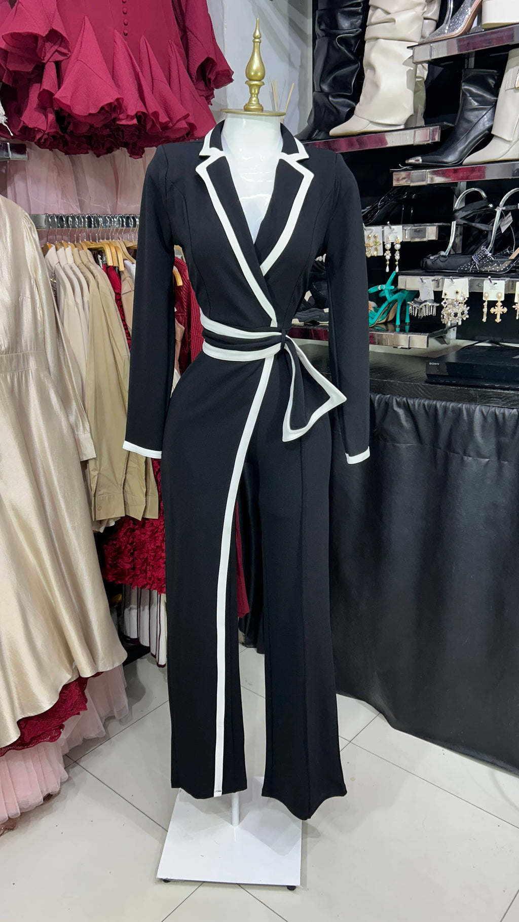 Palazzo negro manga larga con filos blancos en contraste RESTOCK II