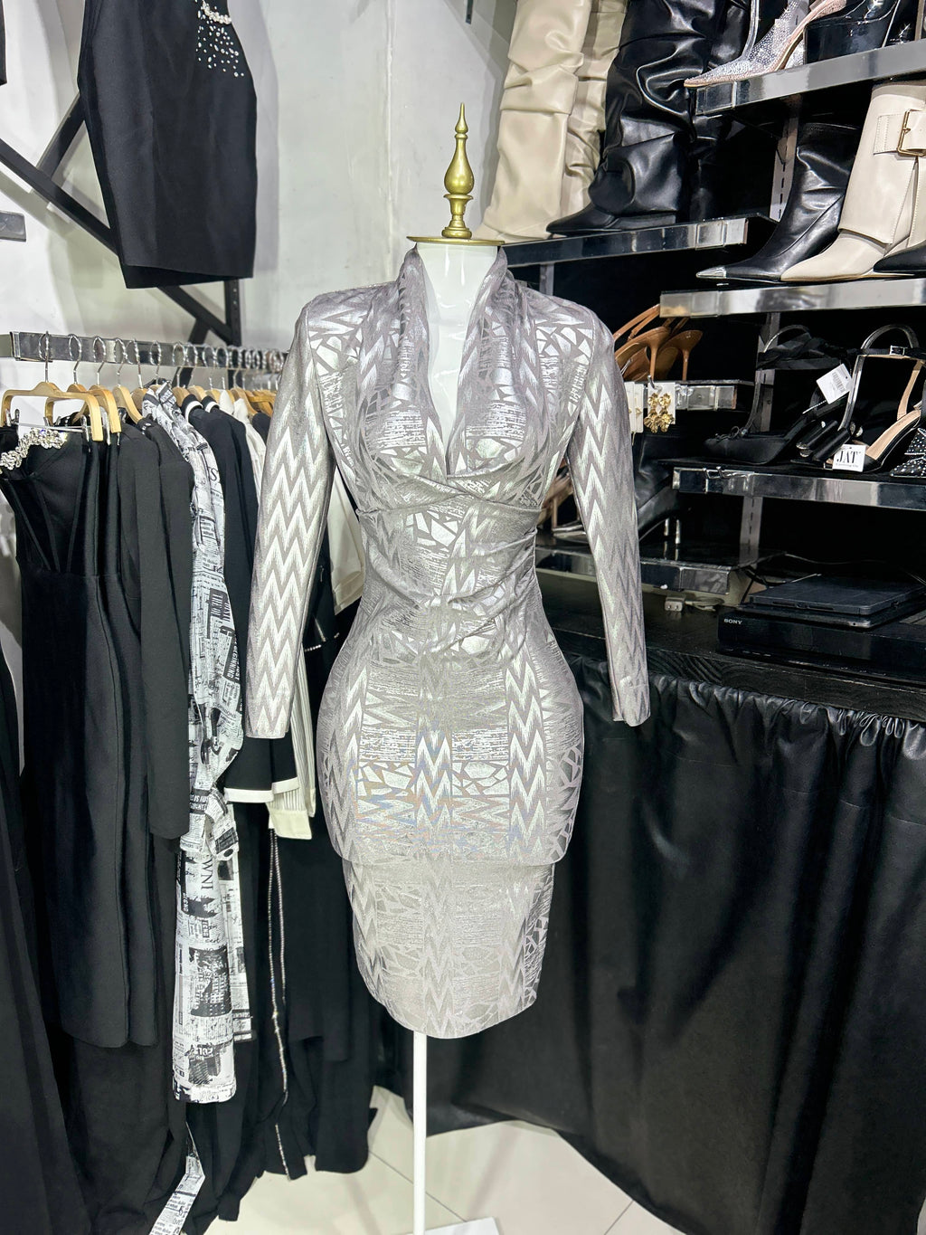 Vestido midi bandage manga larga estampado plateado