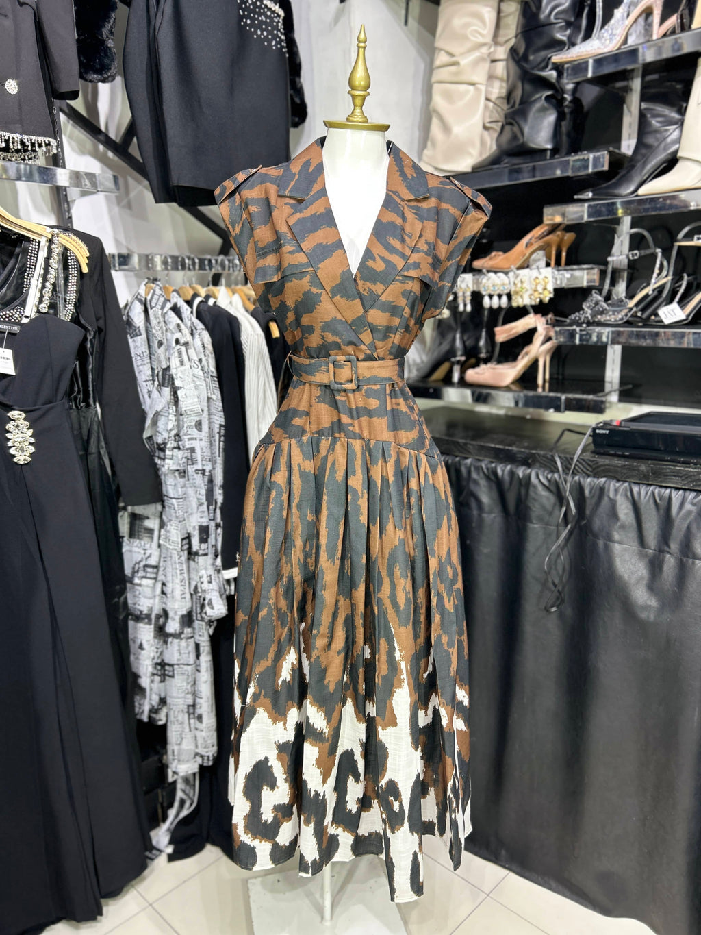 Vestido largo café con negro estapado animal print