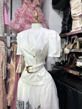 Translation missing: es.sections.featured_product.gallery_thumbnail_alt