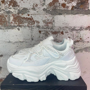 Tenis Medusa blancos con pedrer’a