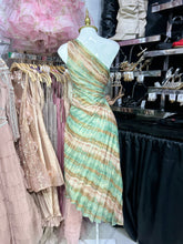 Translation missing: es.sections.featured_product.gallery_thumbnail_alt