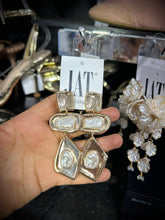 Translation missing: es.sections.featured_product.gallery_thumbnail_alt