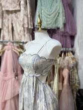 Translation missing: es.sections.featured_product.gallery_thumbnail_alt