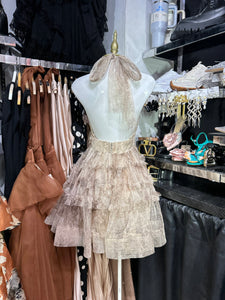 Vestido corto taupe halter vaporoso