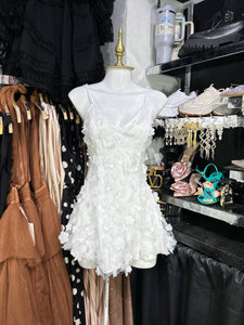 Vestido ivory tirantes flores en relieve