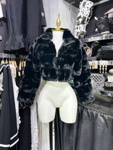 Chamarra negra peluche
