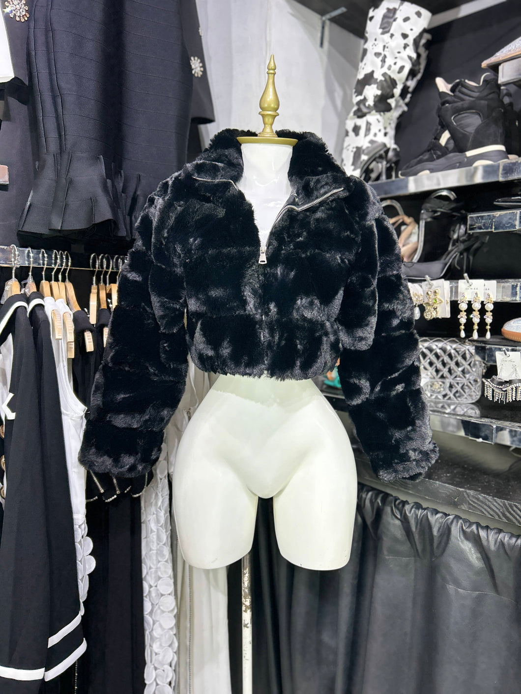 Chamarra negra peluche