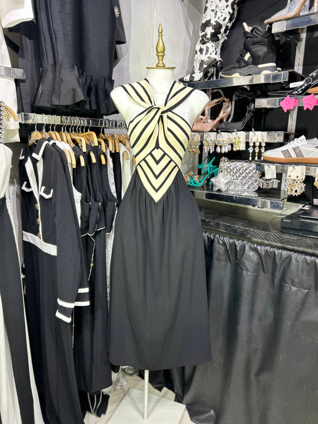 Vestido negro con beige parte alta elastica