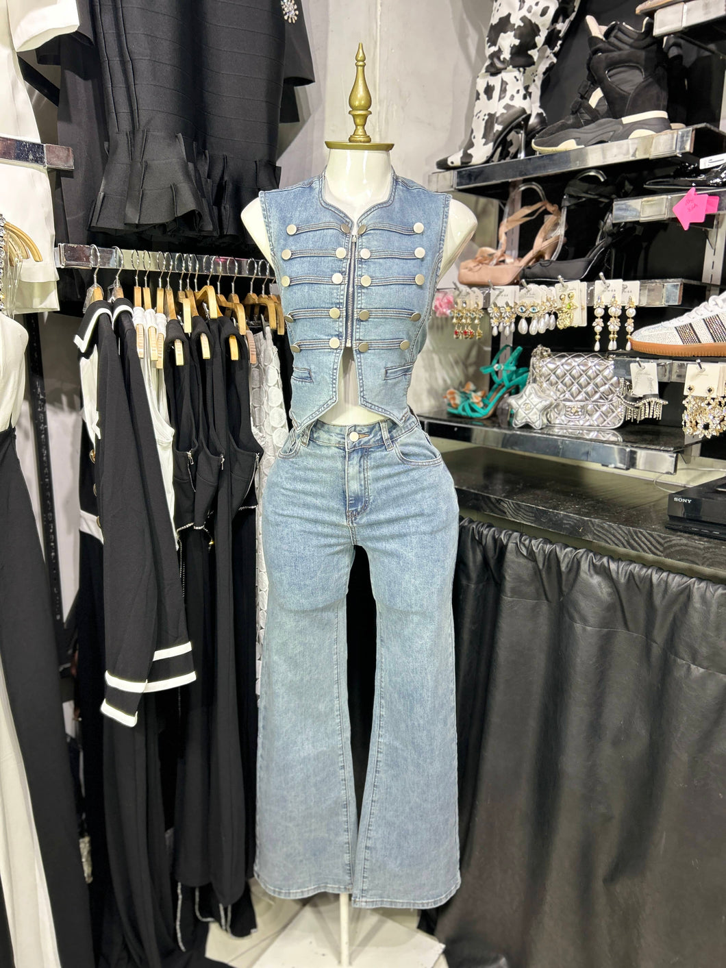 Conjunto de mezclilla chaleco y pantalon