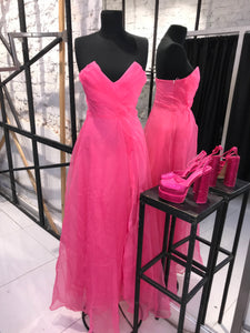 Vestido rosa strapless gasa