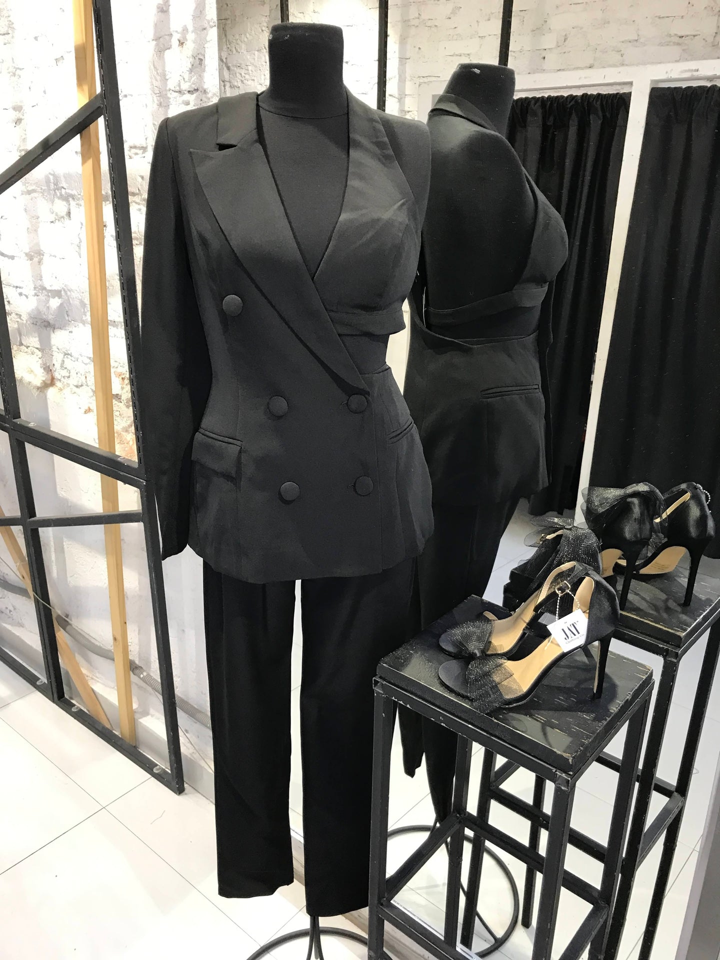 JAT Clothing Conjuntos Conjunto negro tipo palazzo blazer asimetrico